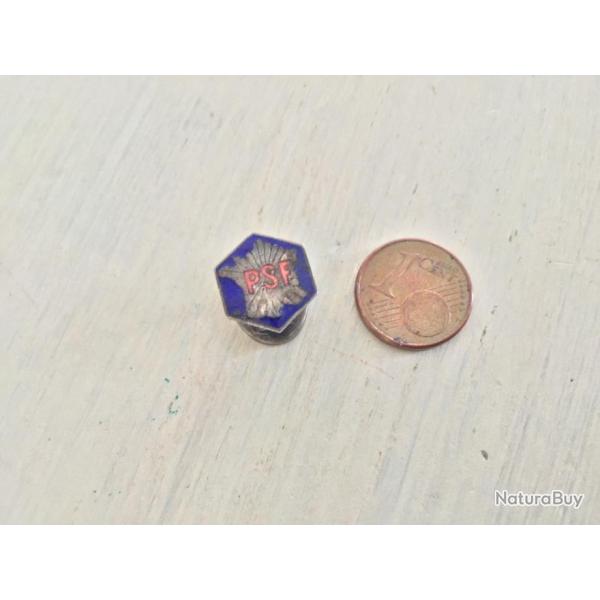 Insigne du PSF doit dater des ann�es 1937 correspond a la p�riode sous Petain