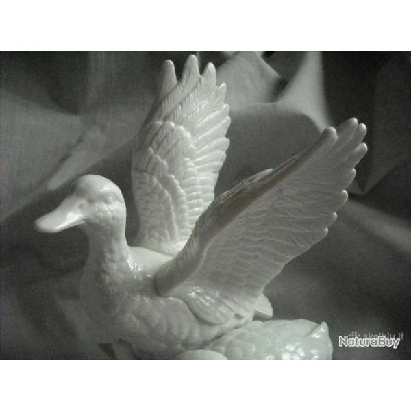 antique figurine en porcelaine