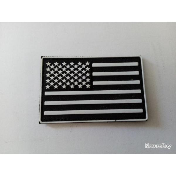 drapeau US en plastique noir 7,2X5 cm