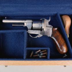 Beau revolver de poche &laquo; Dumonthier &raquo; &agrave; six coups en calibre 7 mm &agrave; broche