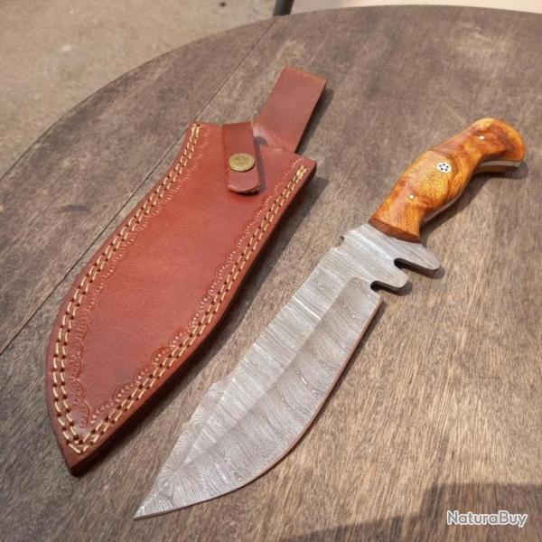 Grand Couteau DAMAS Manche en Bois avec Fourreau en cuir