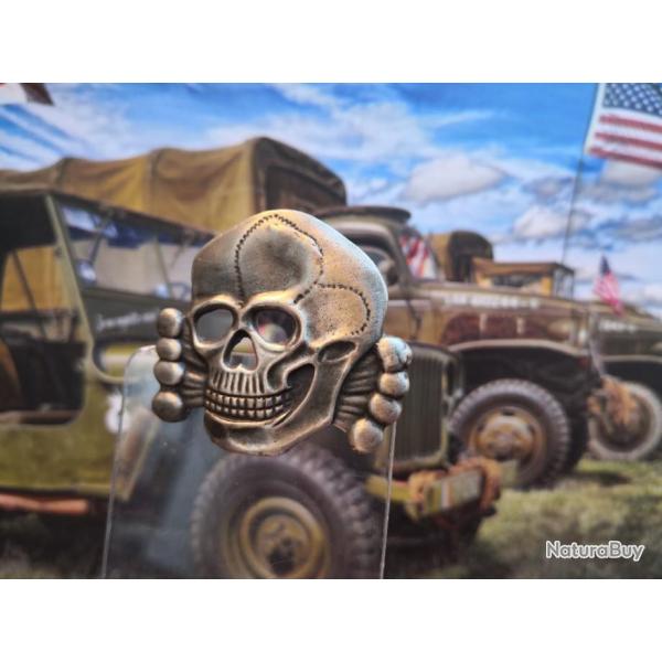 T�te de mort - Hauteur : 40 mm - Largeur : 45 mm Fixation pin's deux attaches au dos de l'insigne