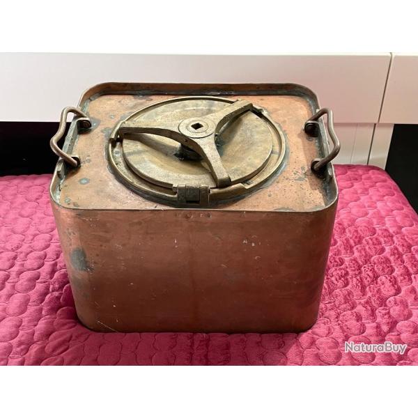 GRANDE ET LOURDE  CAISSE A POUDRE  DE LA MARINE ROYALE FRAN�AISE  1840