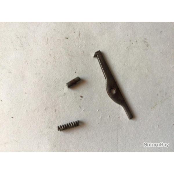 VENDU PAR CUIRASSIER11 EXTRACTEUR COMPLET  MOSSBERG ET SON 22 LR MOD�LE 377