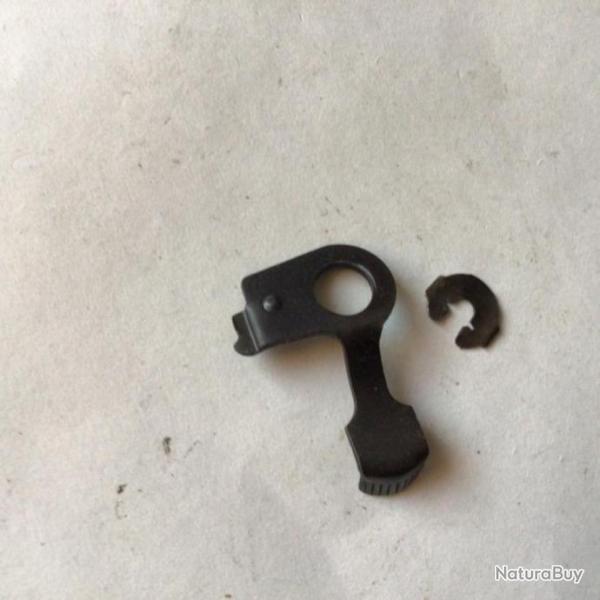 VENDU PAR CUIRASSIER11 SECURITE DE MAGASIN MOSSBERG ET SON 22 LR MOD�LE 377