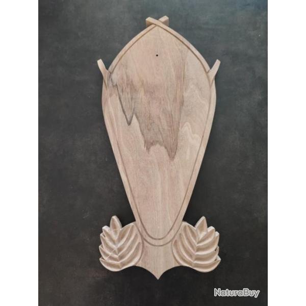 ecusson en noyer massif pour troph�e cerf