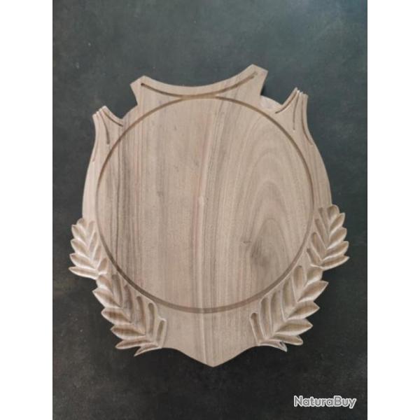 ecusson en noyer massif pour troph�e sanglier �190
