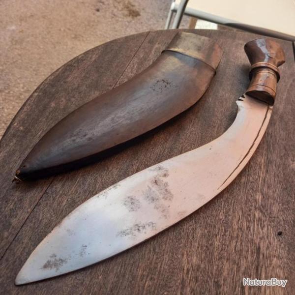 Grand et Gros Couteau KUUKRI Manche en Bois avec �tui en Cuir