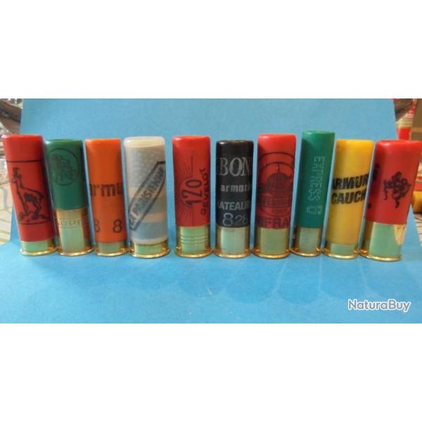 LOT DE 10 CARTOUCHES  EN PLASTIQUE  ANCIENNES  POUR LA  PLUS PART NON RECHARGEES  COLLECTION N�4