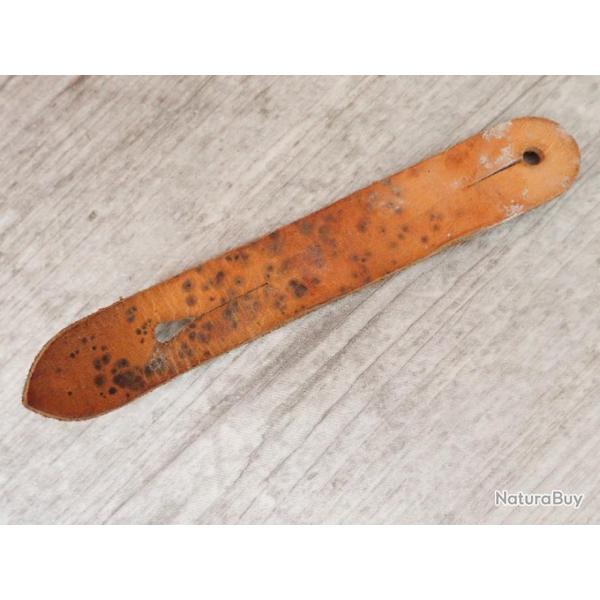 Accessoire, languette en cuir pour compl�ter jumelles suisses