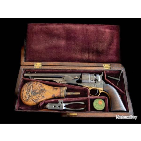 COFFRET AVEC UN MAGNIFIQUE COLT 1860 ARMY Ref : 701