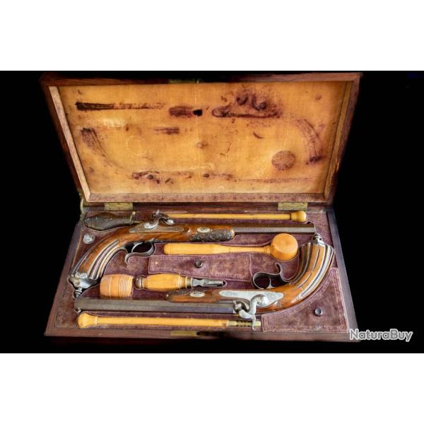 COFFRET DE PISTOLETS DE LUXEDE STYLE RENAISSANCE. R�f : 643