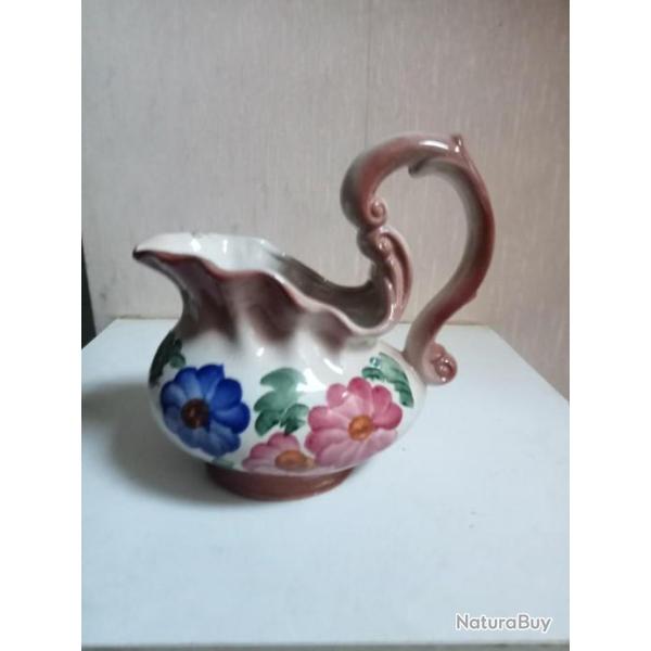 pichet � eau en c�ramique ancien hauteur 17 cm x 16 cm