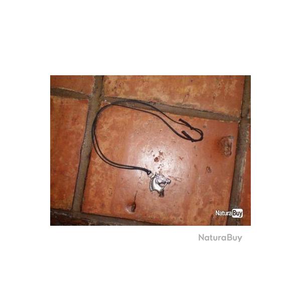 Collier pendentif t�te de cheval !