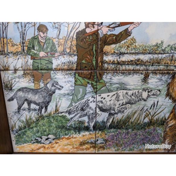 Magnifique plateau  en bois et fa�ence d�cor�e d'une sc�ne de chasse aux canards et b�casse