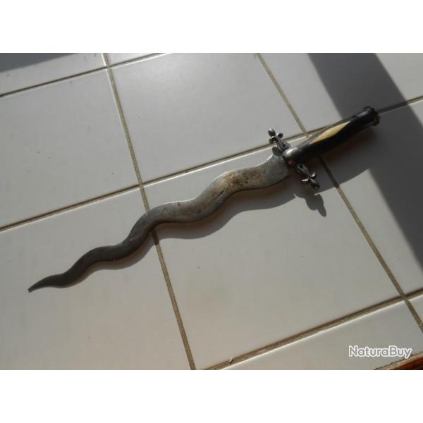 couteau traditionnel KRISS