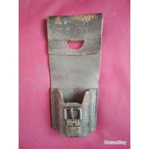 Rare porte fourreau r�glementaire arm�e suisse pour ba�onnettes Schmidt Rubin glaive Vetterli 1883.