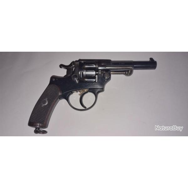 Beau revolver 1874 officier