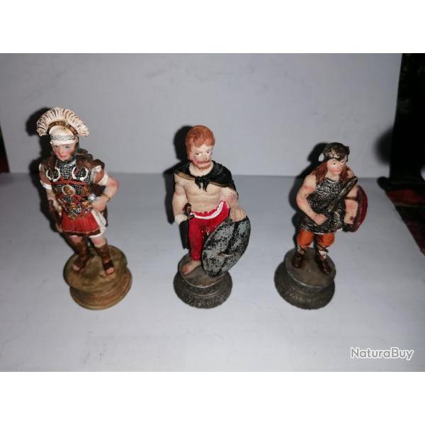 FIGURINES GUERRIERS ANTIQUE PIECE D'ECHEC