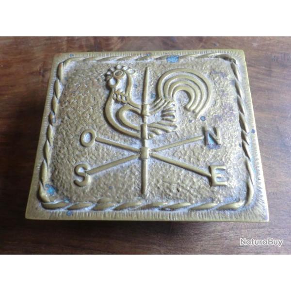 VIDE POCHE BRONZE   SIGNEE  M LEVERRIER