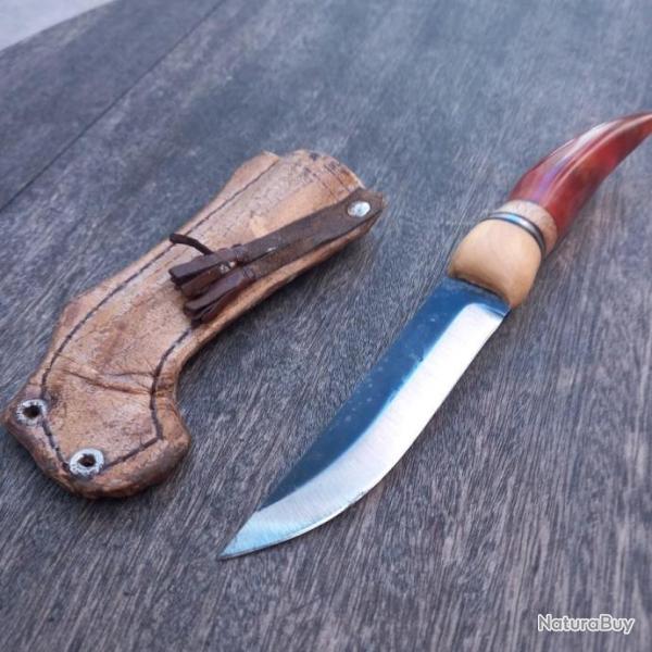 Joli Couteau PUUKKO Artisanal avec tui en cuir