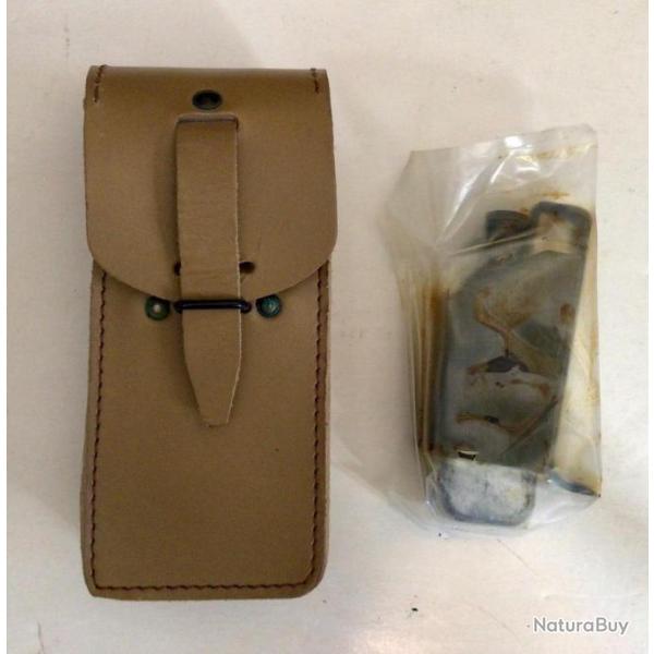 LOT DE UNE CHARGETTE DE MAT 49 et UN HUILIER DANS SA SACOCHE� �TAT NEUF   #VA2