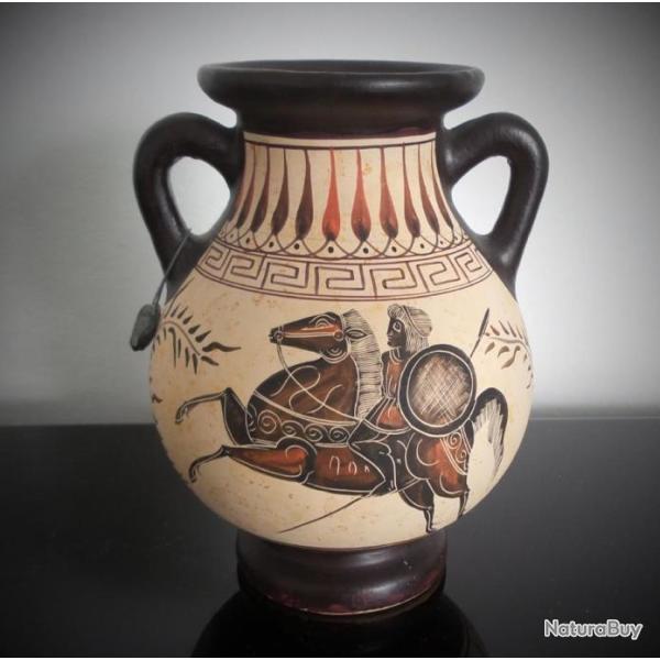 Amphore style grec estampill�e ann�es 80 en terre cuite-Hector Guerre de Troie-Mythologie Grecque.