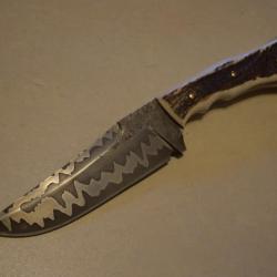Exceptionnel Couteau de Chasse Artisanal Damas