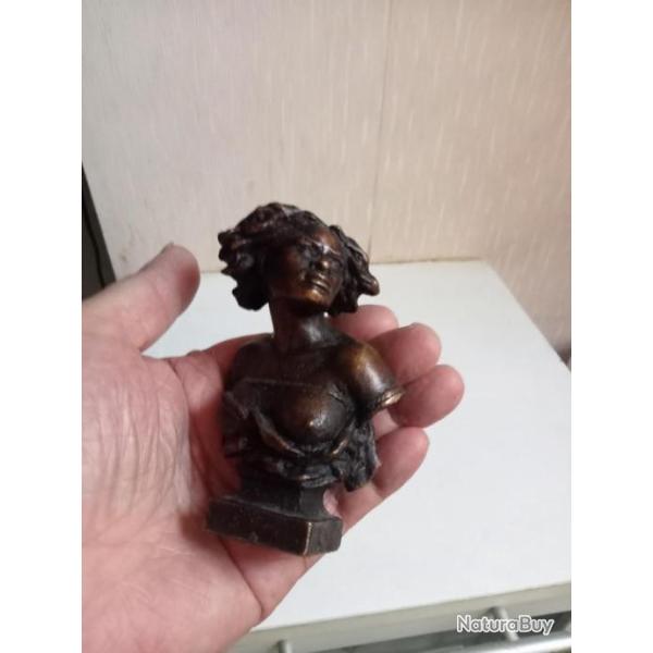 Sculpture statue en bronze reproduction n�gresse captive oeuvre de Carpeaux hauteur 10,5 cm