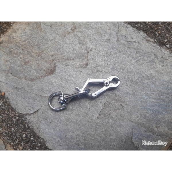 Mousqueton � pince.