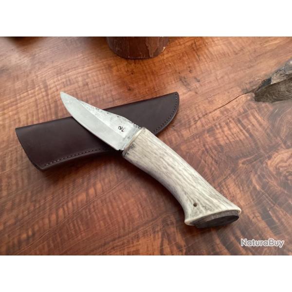 Couteau lame forg�e et manche bois de cerf de Nicolas Eyrieux �tui gros cuir