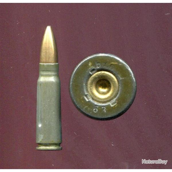 7.62 x 39 AK 47 - inerte de manipulation - tui acier vert - 3 flutes verticales - marquage : bxn 63