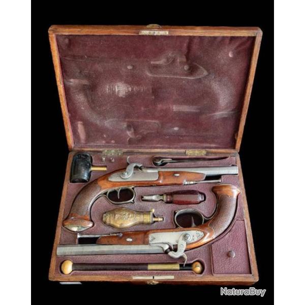 TRES BEAU COFFRET PISTOLET FRANCAIS CANON DAMAS REF 637