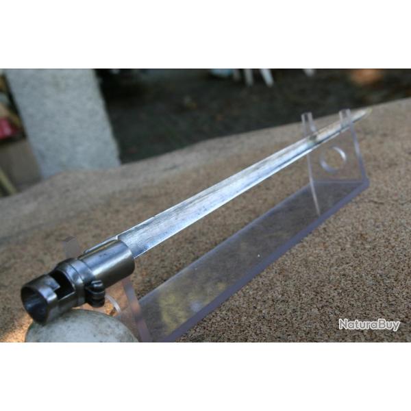 BAIONNETTE MODELE 1822 LONGUEUR 525 ET MATRICULEE 44 ET POINCONNEE AU TALON   R  10 EN BON ETAT
