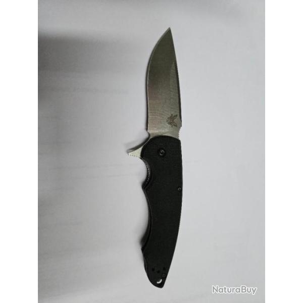Je vends un Benchmade 320 Precinct d'occasion.