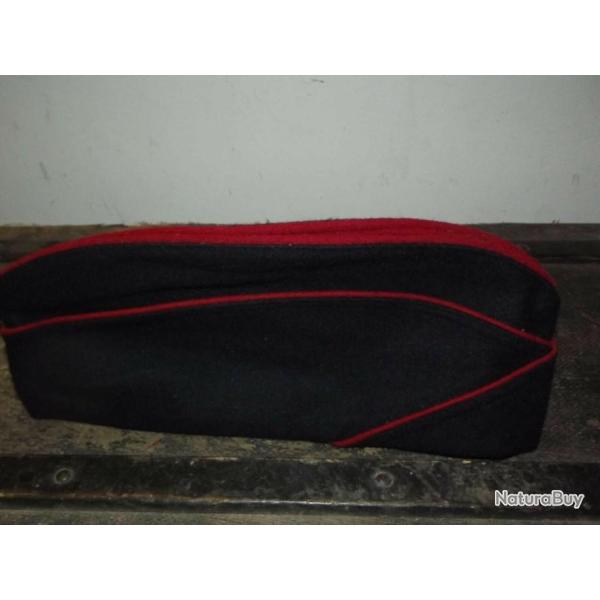 Calot Troupe Infanterie passepoil rouge Laine taille: 57. Indochine /Algrie.