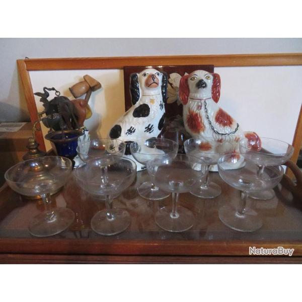VINTAGE - Ensemble de 8 coupes  champagne grav de fin motifs gomtrique (XX)