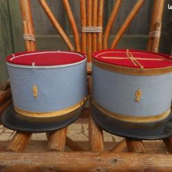 2 k&eacute;pis d'&eacute;cole militaire