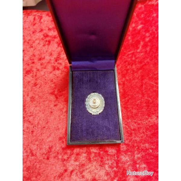 D�coration Japonaise en argent massif r�compense chemin de fer.