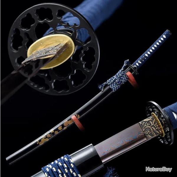 katana en Damas avec vrai peau de raie et v�ritable soie japonaise. Sabre pleine soie haut de gamme