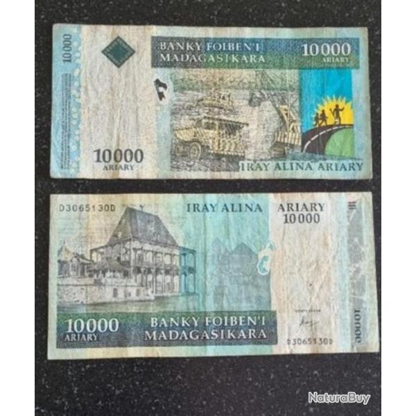 2 billets de 10 000 Ariary Madagascar