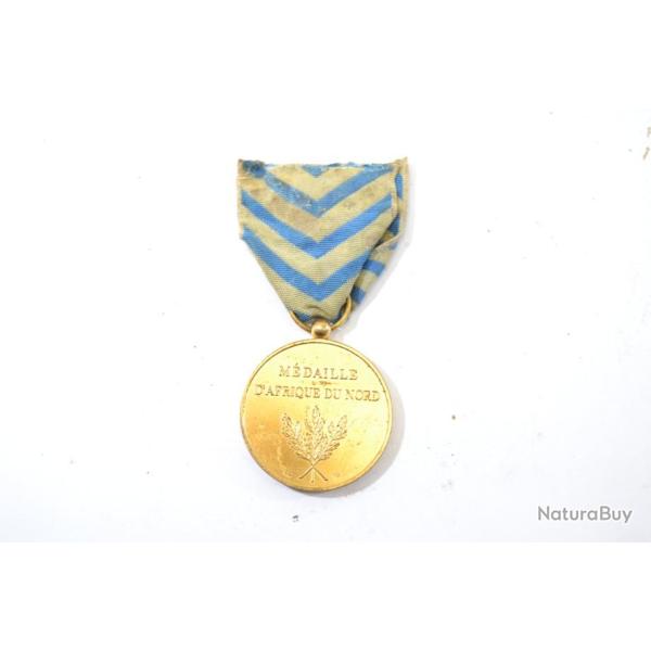 M�daille Arm�e Fran�aise M�daille d'Afrique du Nord. AFN. Usure visible.