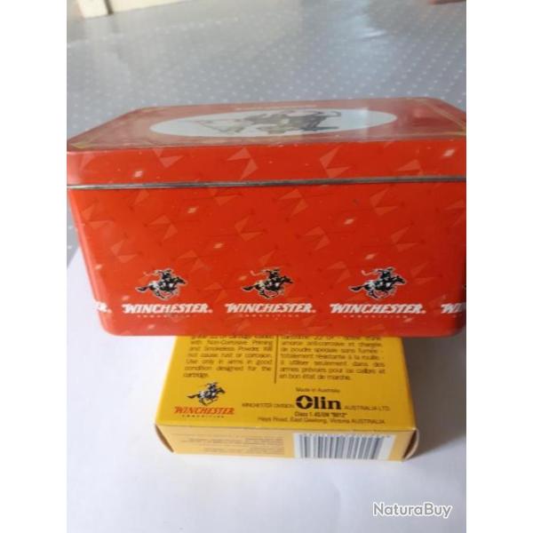 Bo�te en t�le Winchester avec 1 boite de 50 cartouches 22 Auto.Standard velocity.22 vitesse standard