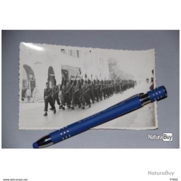 RABAT MAROC D�FIL� MILITAIRE INFANTERIE COLONIALE APR�S �MEUTES DE D�CEMBRE 1952 RENSEIGN�ES AU DOS