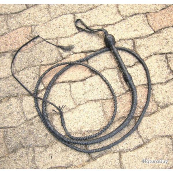 tr�s beau fouet australien en cuir  de 14 feet ( 4,26 m�tres) de long