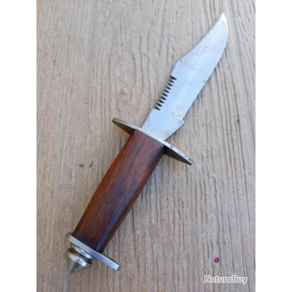 POIGNARD  DE  COMBAT  . LAME AVEC DECOUPE  A L AVANT  , PLOT ACIER A  L ARRIERE  .  PETIT  PRIX  ...