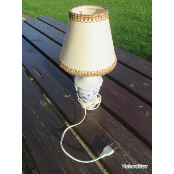 VINTAGE-Ancienne Lampe en porcelaine de Paris dcor floral Vieux chine, cble d'origine-FRANCE (XX)