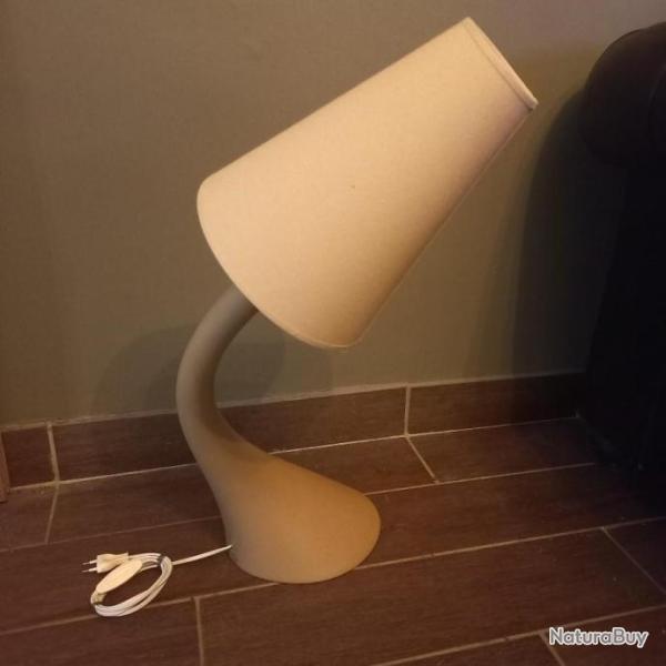 lampe a poser design en cramique    "   koskta gemo  "