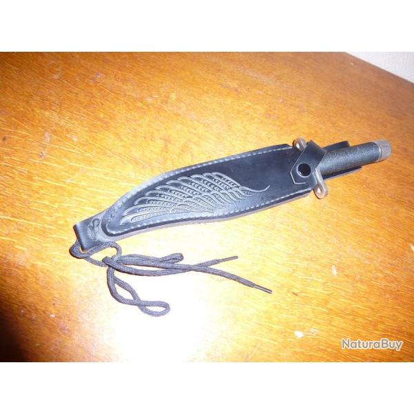 POIGNARD DE SURVIE GENRE RAMBO AVEC FOURREAU CUIR