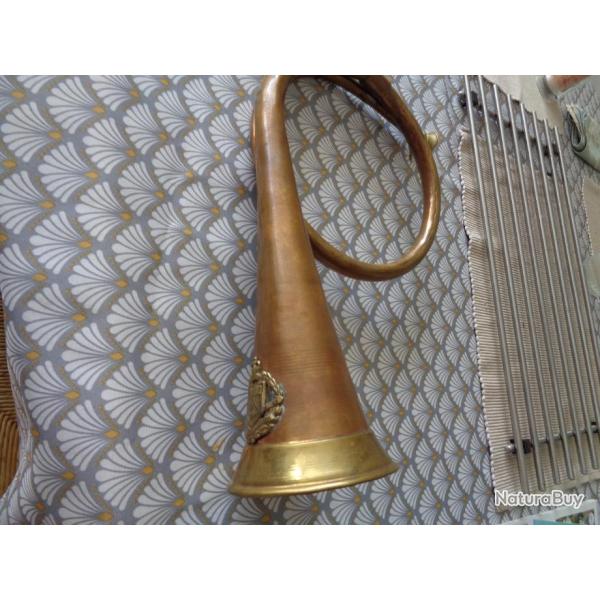 UN CLAIRON MILITAIRE AUSTRALIEN